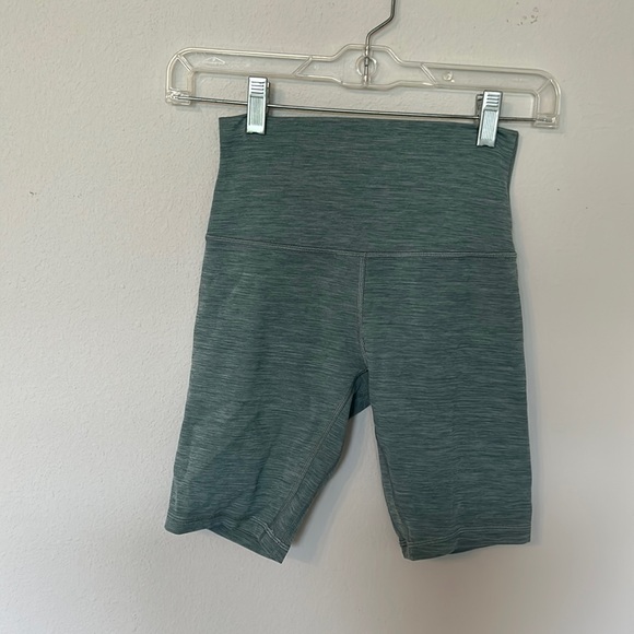 Align shorts 8" size 4 in heathered tidewater teal - Picture 1 of 4